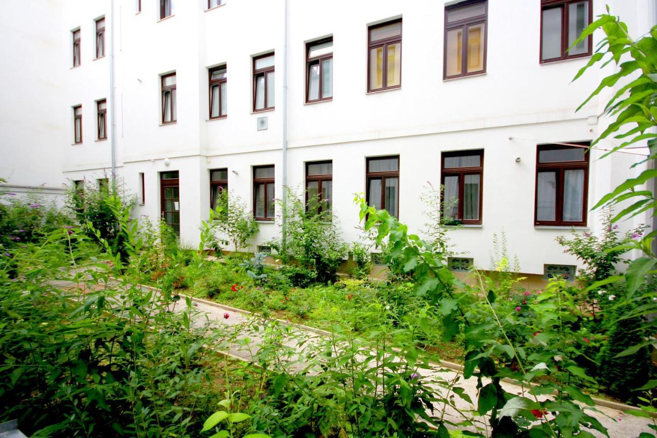 For The Bold, Chic And Open Minded Appartement Wenen Buitenkant foto